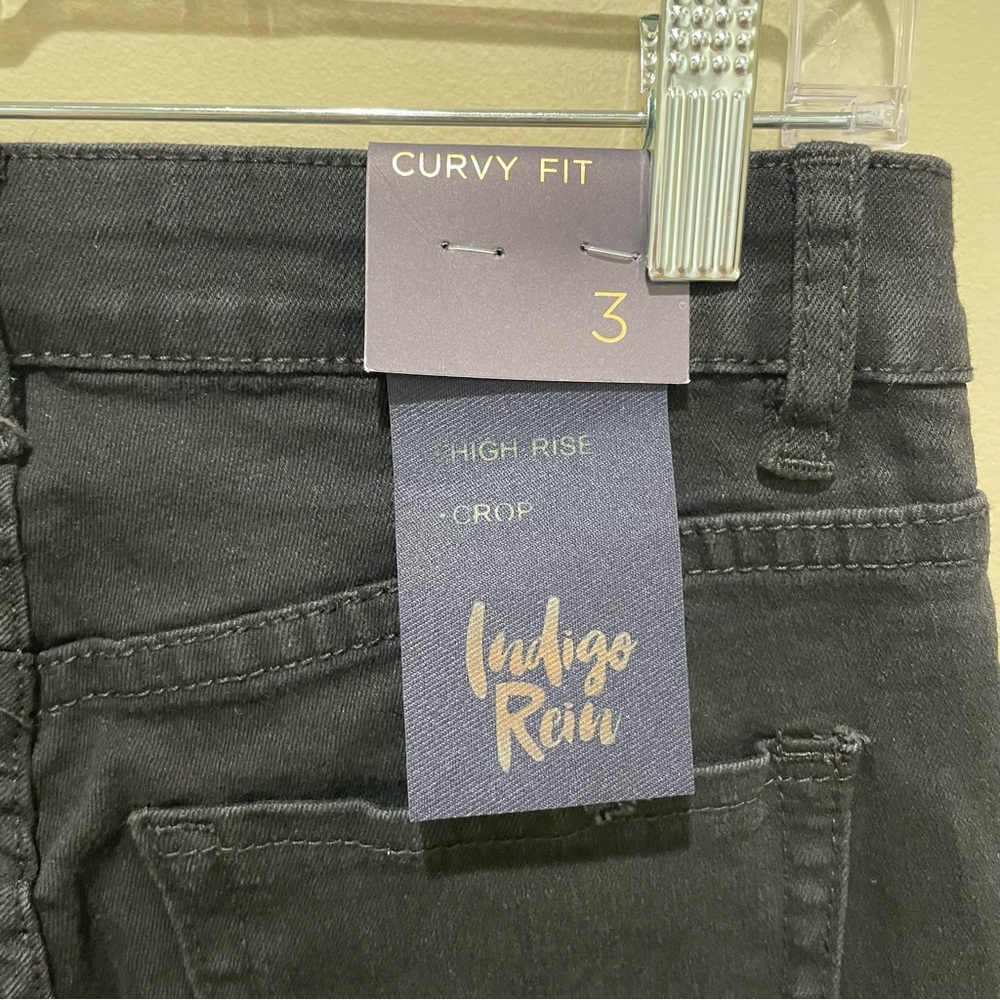 Indigo Rein Curvy Fit High Rise Distressed Black Crop Jeans Women’s Size 3 / 25 - Picture 8 of 9